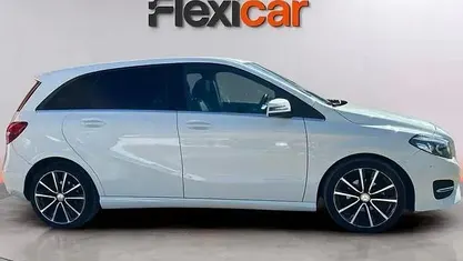 Usado Mercedes B180 Urban 109 CV (80 kW) 2015 Blanco Monovolumen