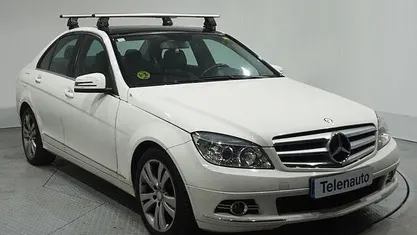 Usado Mercedes C200 136 CV (100 kW) 2009 Blanco Berlina