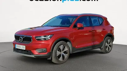 Rojo Usado 2021 Volvo XC40 Momentum SUV | 20.792 € (Super precio)