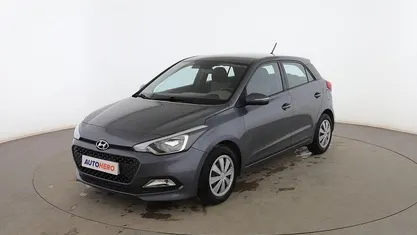 Gris Usado 2016 Hyundai i20 Utilitario | 9799 € (Precio justo)