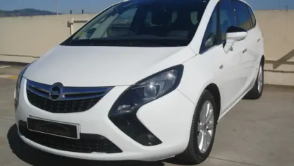 Usado Opel Zafira Tourer Excellence 131 CV (96 kW) 2012 Blanco Monovolumen