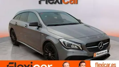 Usado Mercedes CLA180 Shooting Brake 122 CV (89 kW) 2018 Gris Familiar