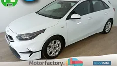 Blanco Usado 2022 Kia Ceed Berlina | 15.900 € (Precio justo)