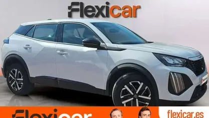 Usado Peugeot 2008 Active 102 CV (75 kW) 2023 Blanco SUV