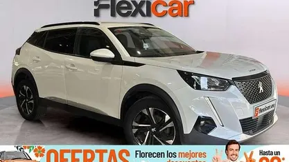 Usado Peugeot 2008 Allure 131 CV (96 kW) 2021 Blanco SUV
