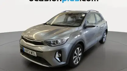 Usado Kia Stonic 100 CV (73 kW) 2024 Gris SUV