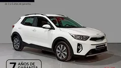 Blanco Usado 2024 Kia Stonic SUV | 20.150 € (Precio justo)