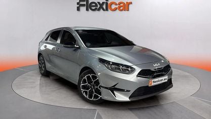Occasion Kia Ceed Style 120 PK (88 kW) 2024 Grijs Hatchback