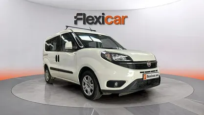 Usado Fiat Doblò Easy 95 CV (69 kW) 2020 Blanco Monovolumen