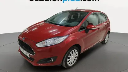 Usado Ford Fiesta Trend 82 CV (60 kW) 2016 Rojo Utilitario