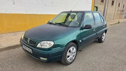 Usado Citroën Saxo 58 CV (42 kW) 2002 Verde Utilitario