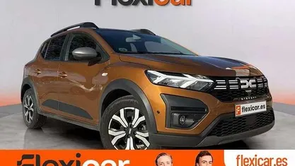 Usado Dacia Sandero Expression 110 CV (80 kW) 2023 Naranja Utilitario
