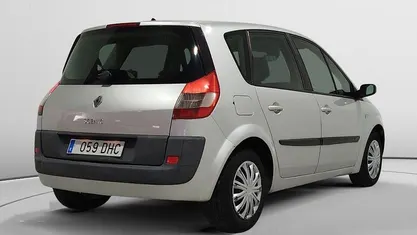 Usado Renault Scénic II Expression 101 CV (74 kW) 2005 Monovolumen