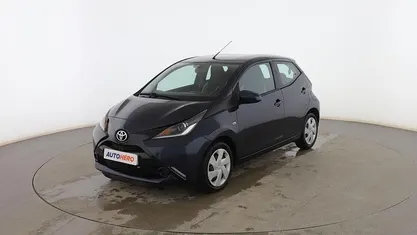 Negro Usado 2015 Toyota Aygo X-cite Utilitario | 7999 € (Precio justo)