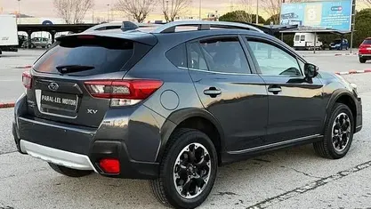 Usado Subaru XV 114 CV (83 kW) 2021 Gris SUV