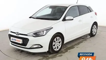 Usado Hyundai i20 Comfort 85 CV (62 kW) 2016 Blanco Berlina