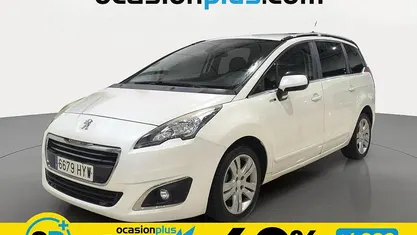 Usado Peugeot 5008 Style 115 CV (84 kW) 2014 Monovolumen
