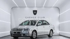 Gris / plata Usado 2004 Toyota Avensis Executive Familiar | 1499 € (Buen precio)