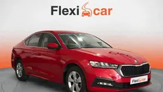 Rojo Usado 2021 Skoda Octavia Ambition Berlina | 15.490 € (Buen precio)