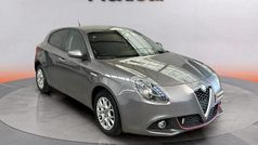 Gris Usado 2018 Alfa Romeo Giulietta Tech Edition Utilitario | 12.970 € (Precio justo)
