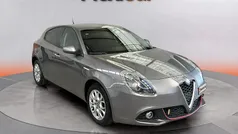 Gris Usado 2018 Alfa Romeo Giulietta Tech Edition Utilitario | 12.690 € (Precio justo)