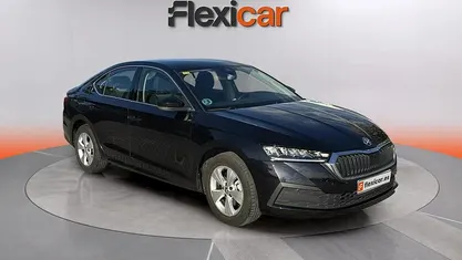 Usado Skoda Octavia Ambition 116 CV (85 kW) 2022 Negro Utilitario