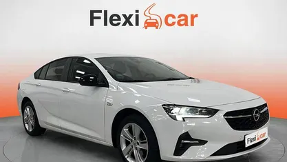Usado Opel Insignia GS Line 122 CV (89 kW) 2021 Blanco Berlina