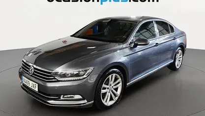 Begagnad VW Passat Sportline 150 HK (110 kW) 2017 Grå Sedan