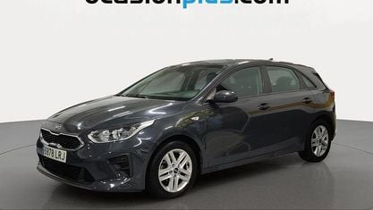 Käytetty Kia Ceed 120 HP (88 kW) 2021 Harmaa Viistoperä