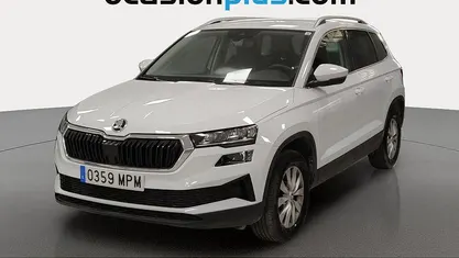 Usado Skoda Karoq Selection 116 CV (85 kW) 2024 Blanco SUV