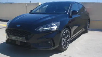 Usado Ford Focus ST-Line 125 CV (91 kW) 2020 Negro Berlina