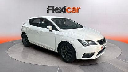 Begagnad Seat Leon Style 130 HK (95 kW) 2018 Vit Sedan