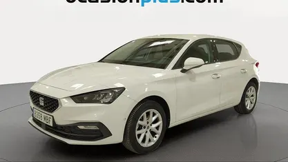 Usado Seat Leon Style 130 CV (95 kW) 2022 Blanco Utilitario