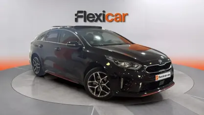 Usado Kia ProCeed GT-Line 140 CV (102 kW) 2019 Negro Familiar