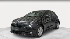 Negro Usado 2022 Toyota Yaris Hybrid Active Berlina | 19.900 € (Precio justo)