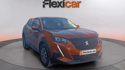 Usado Peugeot 2008 Active 101 CV (74 kW) 2020 Naranja SUV