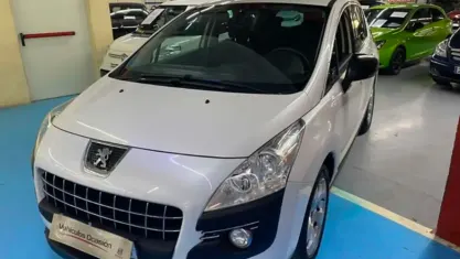 Usado Peugeot 3008 Premium 120 CV (88 kW) 2010 Blanco Familiar