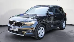 Negro Usado 2021 Volvo XC40 Momentum SUV | 23.850 € (Precio justo)