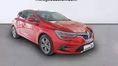 Rojo Usado 2023 Renault Mégane IV Zen Berlina | 23.990 € (Un poco caro)