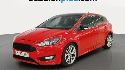 Usado Ford Focus ST-Line 125 CV (91 kW) 2017 Rojo Utilitario