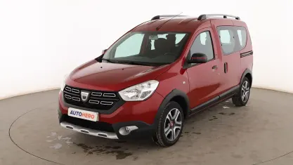 Usado Dacia Dokker 131 CV (96 kW) 2020 Rojo Monovolumen