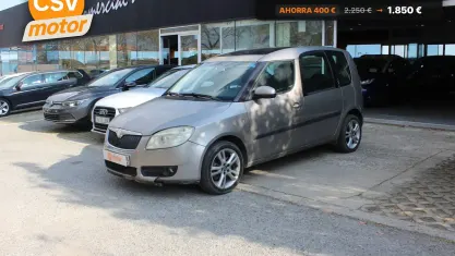 Usado Skoda Roomster 105 CV (77 kW) 2008 Gris / plata Monovolumen