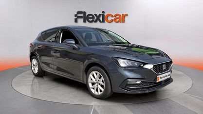 Usado Seat Leon Style 131 HP (96 kW) 2023 Cinzento Sedan