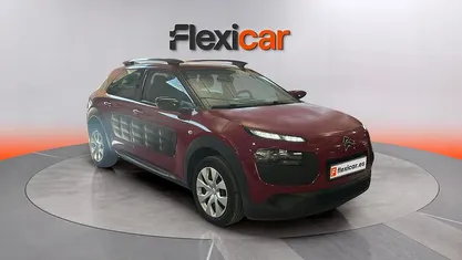 Usado Citroën C4 Feel 110 CV (80 kW) 2017 Rojo Berlina