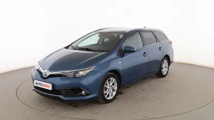 Usado Toyota Auris Touring Sports Active 136 CV (100 kW) 2015 Azul Familiar
