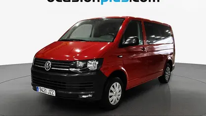 Usado VW Caravelle Trendline 102 CV (75 kW) 2017 Rojo Monovolumen