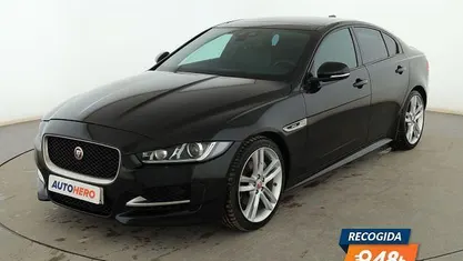 Usado Jaguar XE R-Sport 180 CV (132 kW) 2016 Negro Berlina