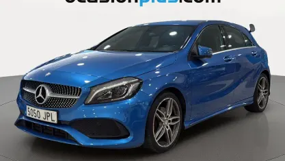 Usado Mercedes A180 AMG line 109 CV (80 kW) 2016 Azul Utilitario