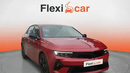 Usado Opel Astra Edition 130 CV (95 kW) 2023 Rojo Berlina