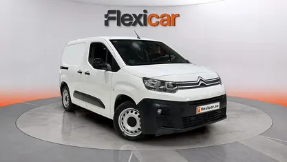 Usado Citroën Berlingo Live 101 CV (74 kW) 2018 Blanco Monovolumen
